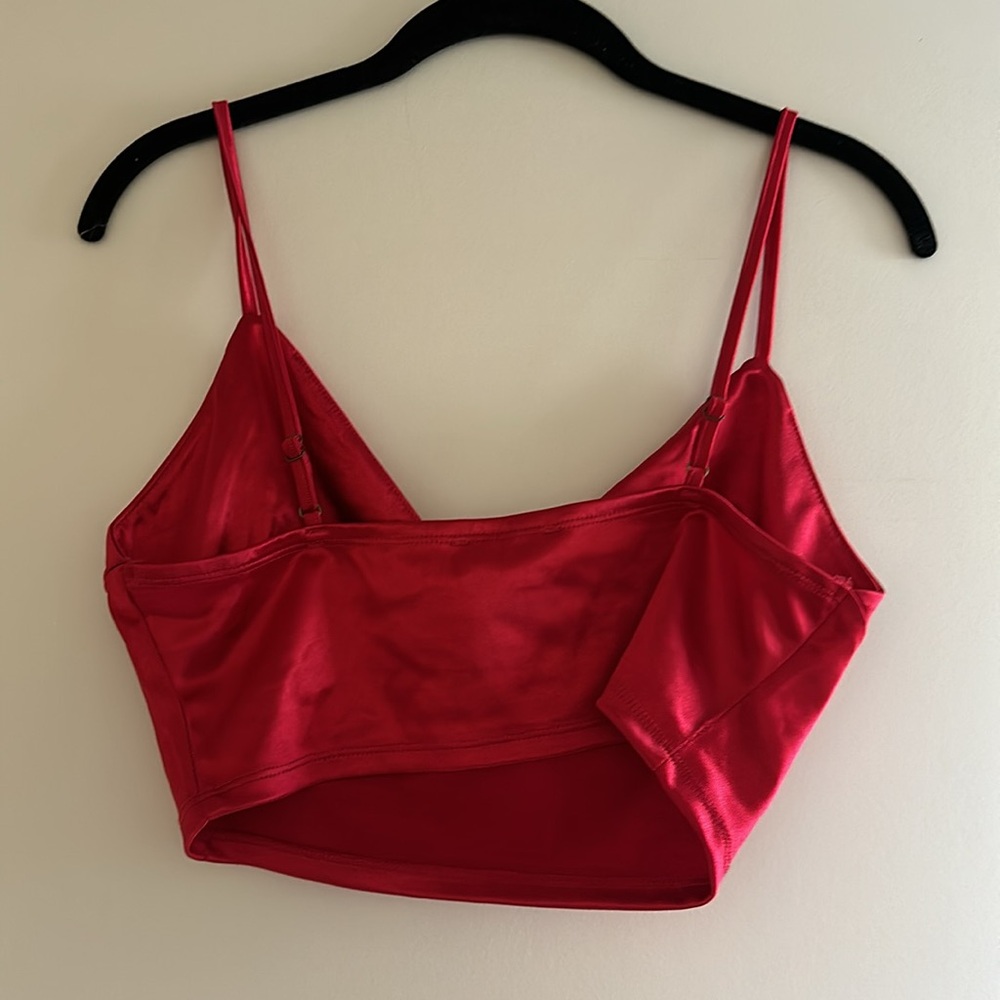 Red Bra / Crop top - Picture 3 of 3